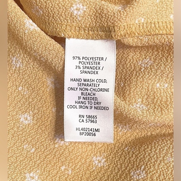 NWOT Hinge Golden Yellow Wrap Top Size Small Jacquard Long Sleeve Blouse - Picture 8 of 10